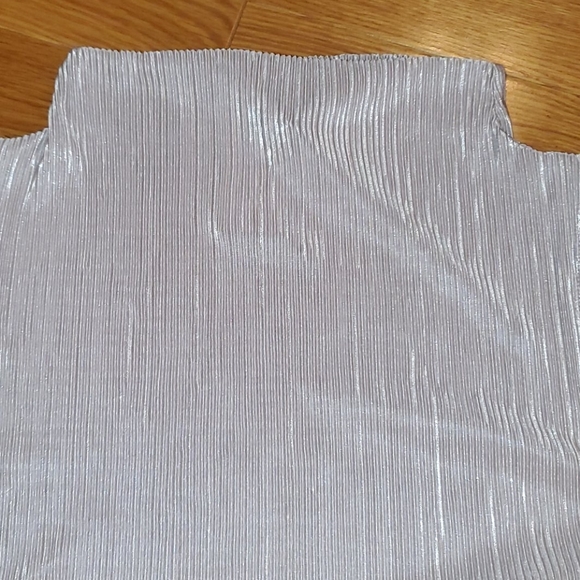 New Ann Taylor top - Picture 2 of 3